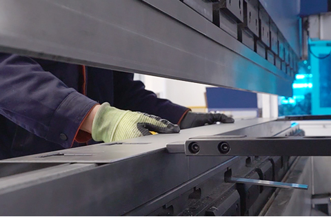 專業(yè)數(shù)控折彎機(jī)